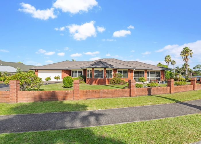  at 6 Parkhaven Drive, Rosehill, Papakura