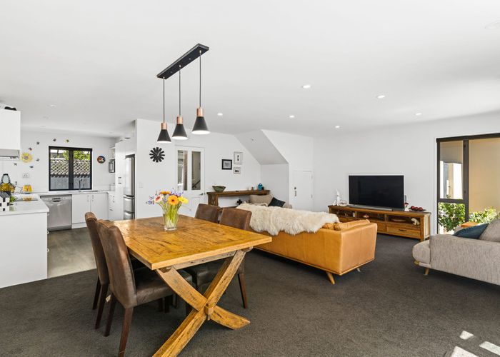  at 2/23 Stoneyhurst Street, St Albans, Christchurch