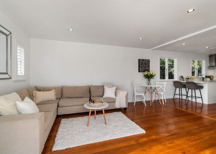  at 16A Fairfax Avenue, Northcote, Auckland