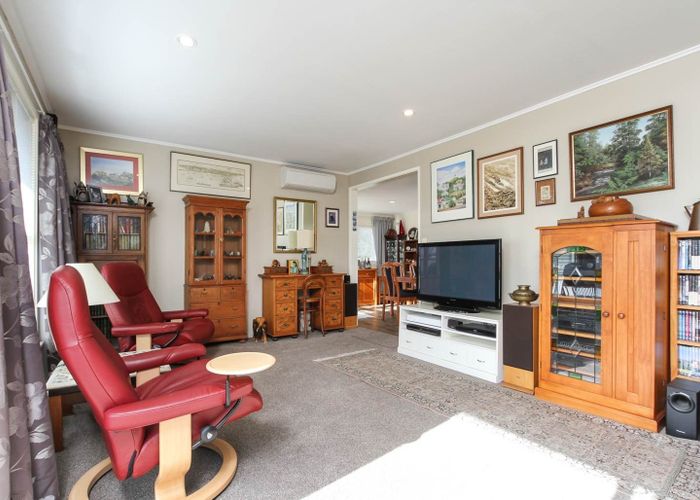  at 48  Scott Avenue, Mangere Bridge, Manukau City, Auckland