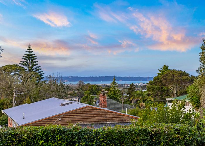  at 6 Christina Avenue, Te Atatu South, Auckland