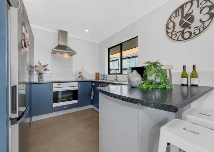 at 4 Bokeen Lane, Flat Bush, Auckland