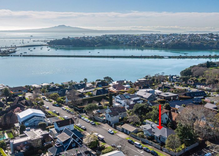  at 1A Burwood Crescent, Remuera, Auckland