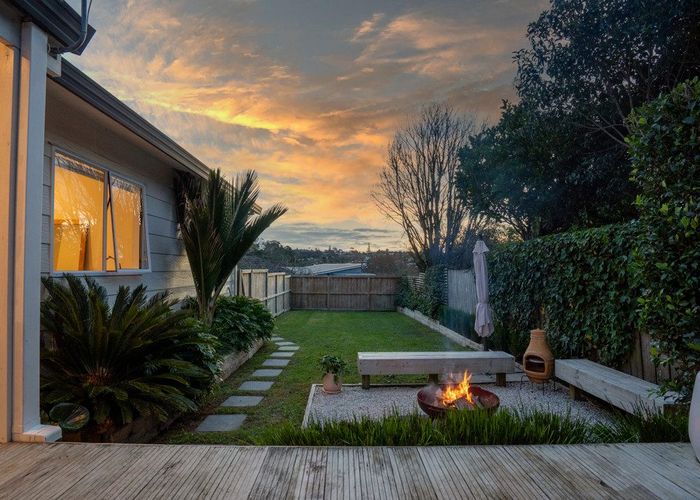 at 1/61 Kaurilands Road, Titirangi, Waitakere City, Auckland