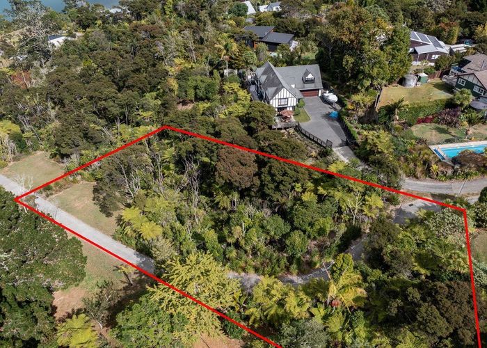  at 5A Chatham Avenue, Paremoremo, North Shore City, Auckland