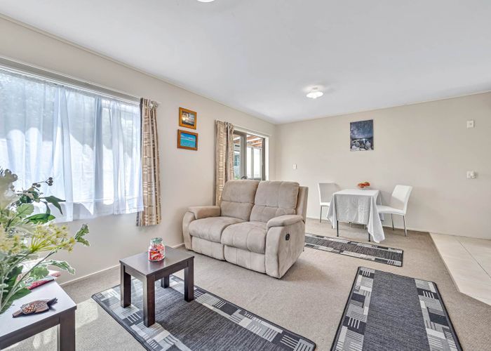  at 17 Dawson Road, Otara, Auckland