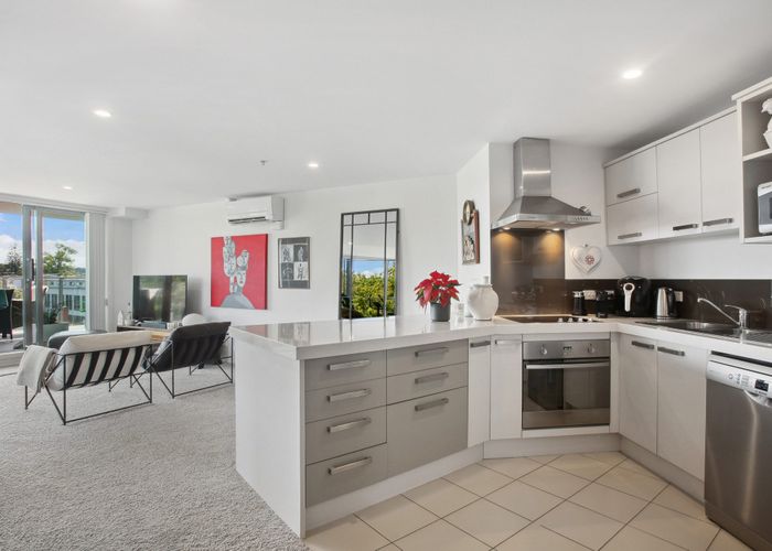  at 2A/84 Gunner Drive, Te Atatu Peninsula, Waitakere City, Auckland