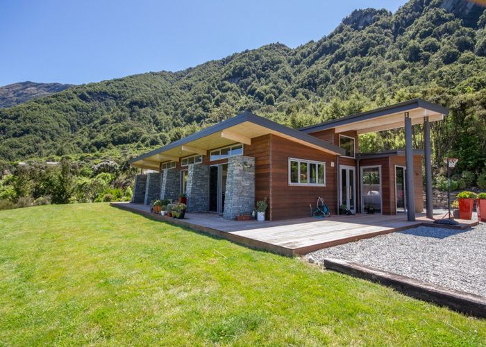  at 17 Lookout Drive, Mount Creighton, Queenstown-Lakes, Otago