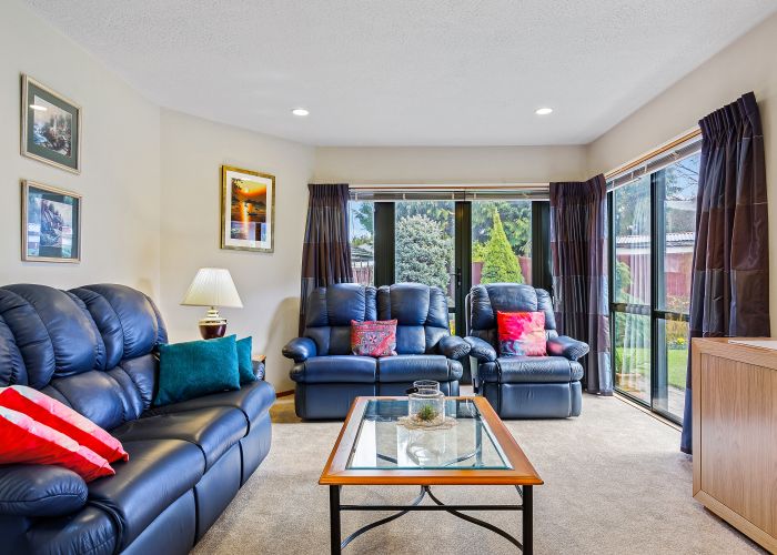  at 2/120 Memorial Avenue, Burnside, Christchurch