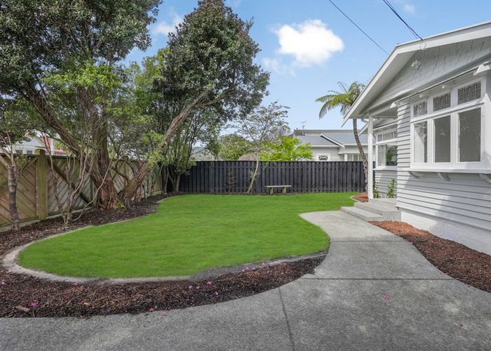  at 33 Whites Line West, Woburn, Lower Hutt, Wellington