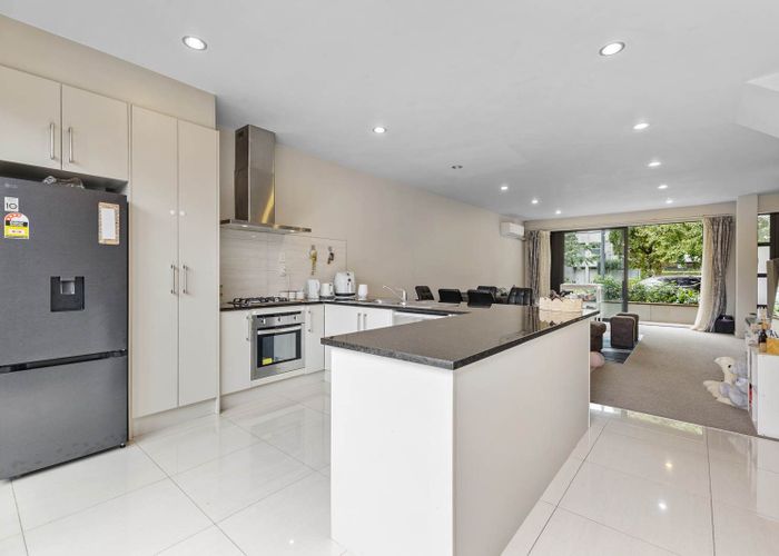  at 28 Hakawai Avenue, Takanini, Papakura, Auckland