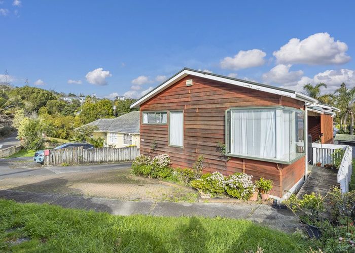 at 1/410 Glenfield Road, Glenfield, Auckland