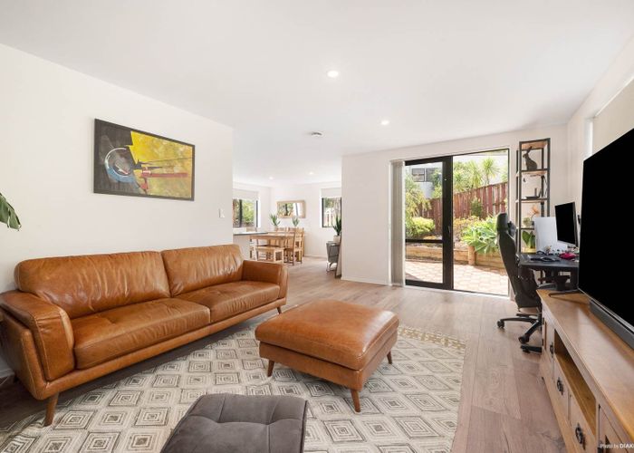  at 340A Glenfield Road, Glenfield, Auckland