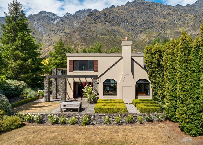  at 4 Scenic Drive, Drift Bay, Queenstown