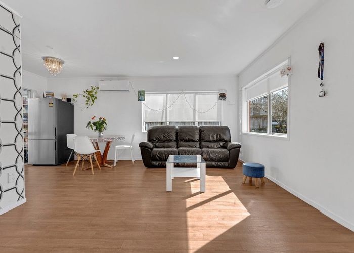  at 2/40 Chartwell Avenue, Glenfield, North Shore City, Auckland