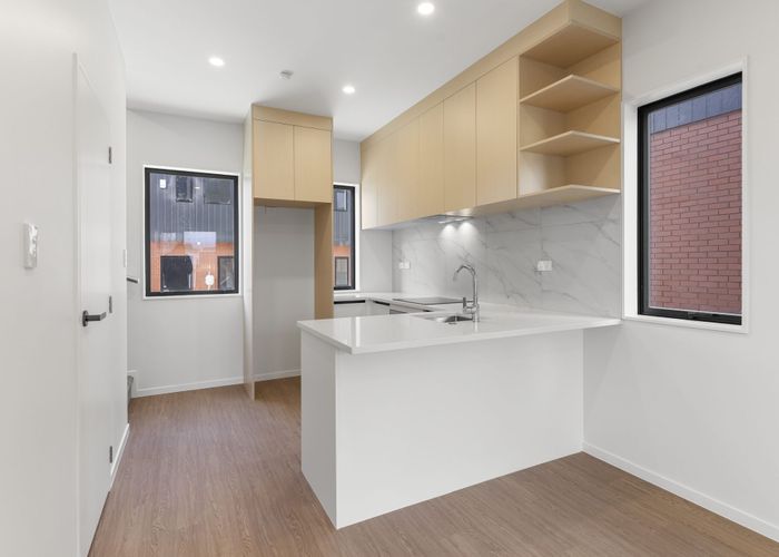  at 2/1 Roseberry Avenue, Birkenhead, North Shore City, Auckland