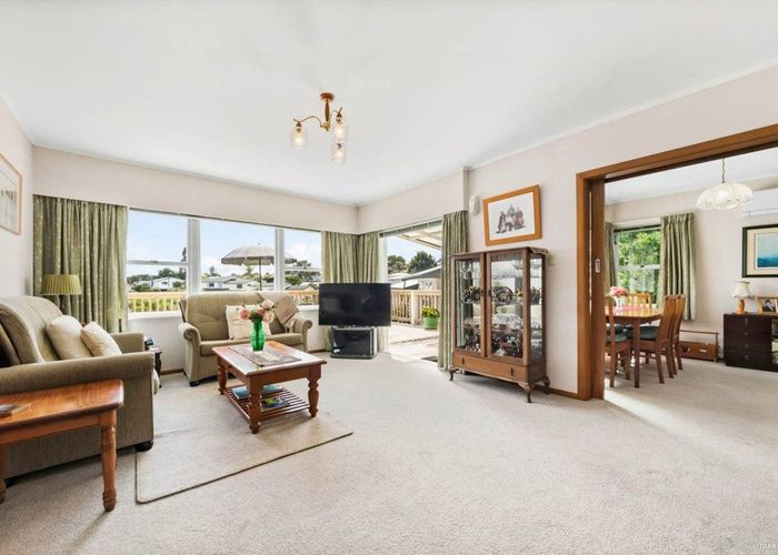  at 11 Jasmine Place, Blockhouse Bay, Auckland City, Auckland