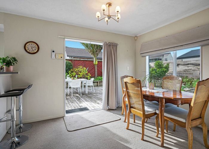  at 14 Seaglen Place, Botany Downs, Auckland