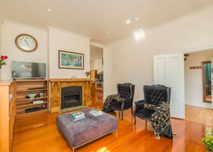  at 2 Momona Road, Greenlane, Auckland City, Auckland