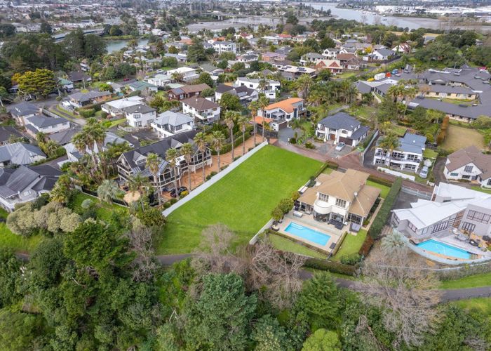 at 24 Cove Lane, Mount Wellington, Auckland