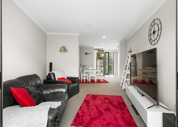  at 18/266 Shirley Road, Papatoetoe, Auckland