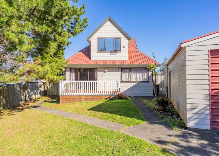  at 8 Wren Place, Unsworth Heights, Auckland