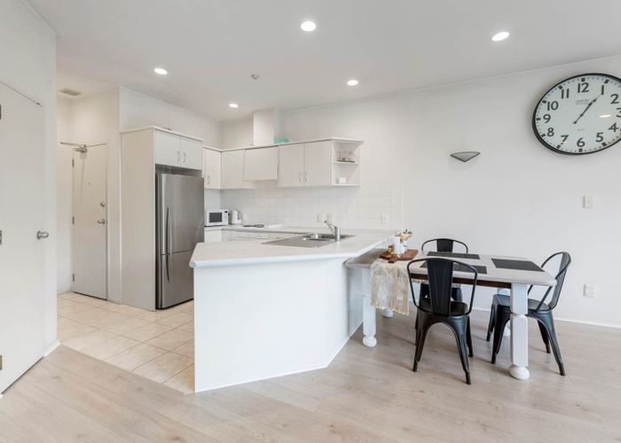  at 2O/72 Wellesley Street West, Auckland Central, Auckland