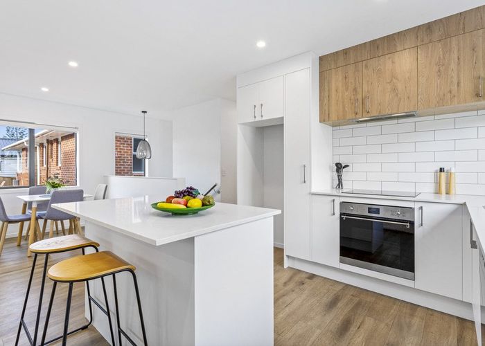  at 1B Mowbray Place, Sunnynook, Auckland