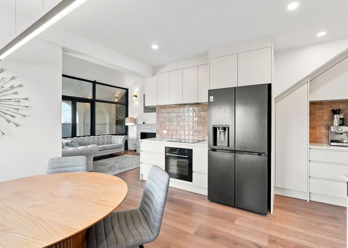  at 2/26 Salem Place, Torbay, North Shore City, Auckland