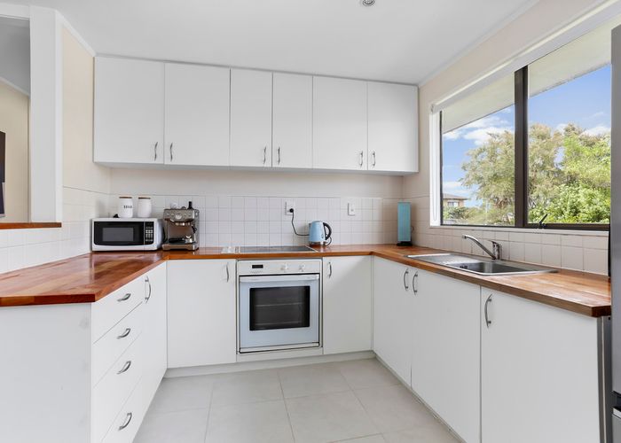  at 2/185A Royal Road, Massey, Auckland