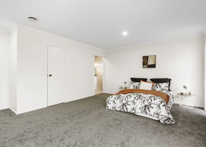  at 13 Honey Place, Weymouth, Auckland