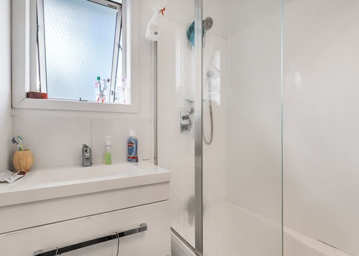  at 12 Surrey Street, Manurewa, Auckland