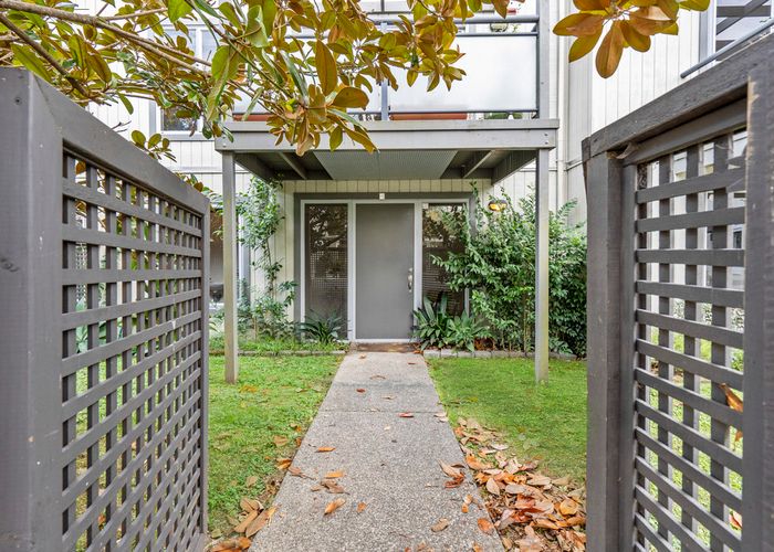  at 7/33 School Road, Kingsland, Auckland