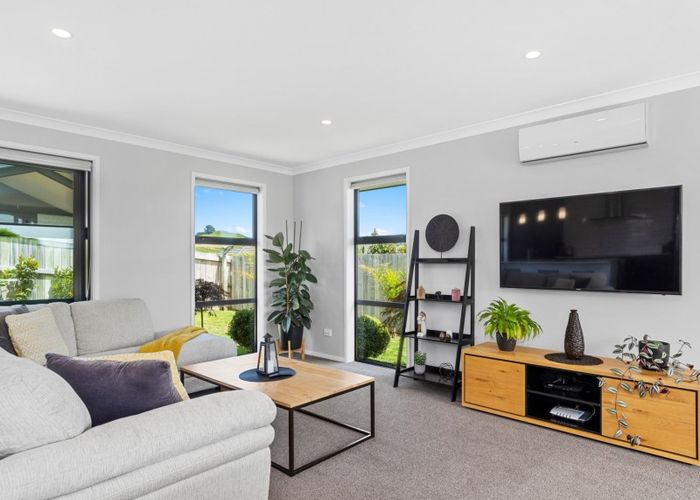  at 9 Ballintoy Park Drive, Welcome Bay, Tauranga