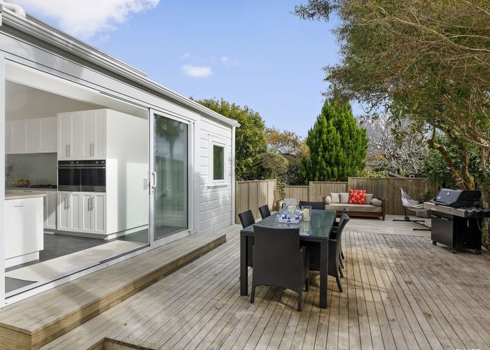  at 41 Simla Crescent, Khandallah, Wellington