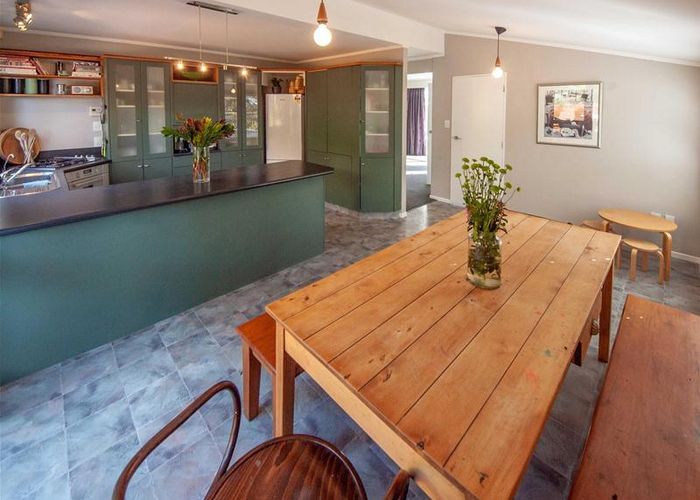  at 82 Churton Drive, Churton Park, Wellington