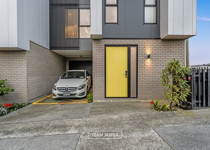  at 1/48 St Johns Road, Meadowbank, Auckland City, Auckland