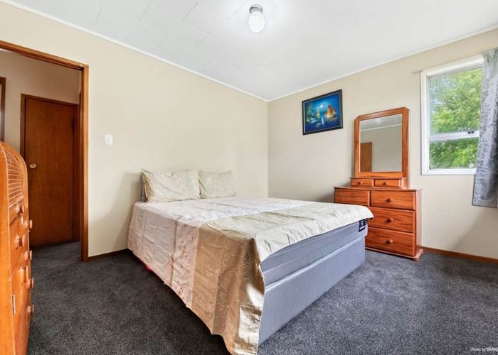  at 4/51 Sikkim Crescent, Clover Park, Manukau City, Auckland
