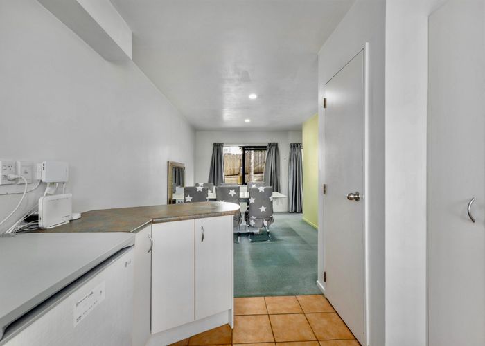 at 4/71 Fernhill Way, Oteha, North Shore City, Auckland