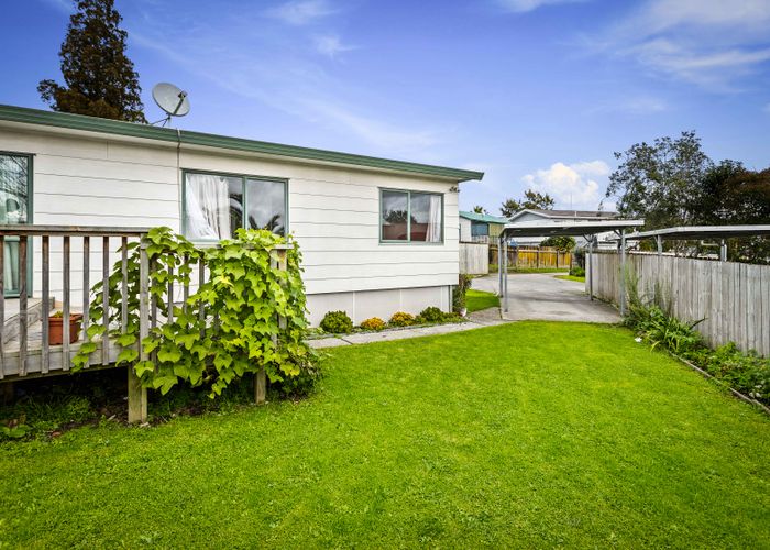  at 1/12 Styca Place, Sunnyvale, Auckland