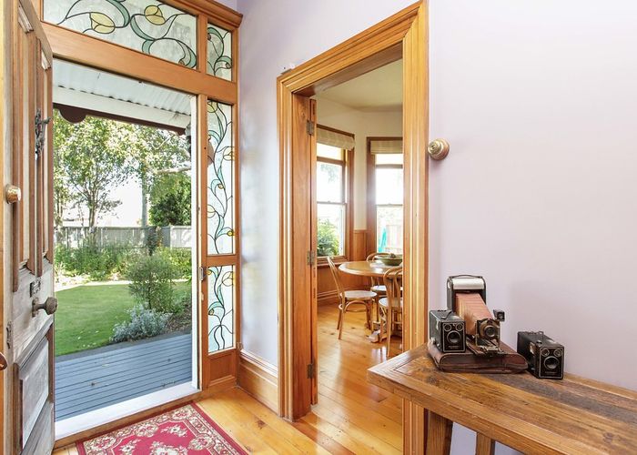  at 17 Frankleigh Street, Somerfield, Christchurch