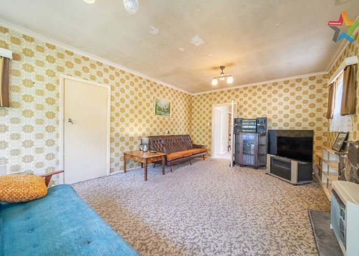  at 20 Golf Road, Manor Park, Lower Hutt