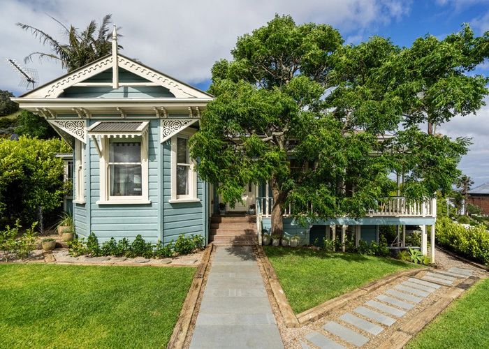  at 2/74 Victoria Road, Devonport, Auckland