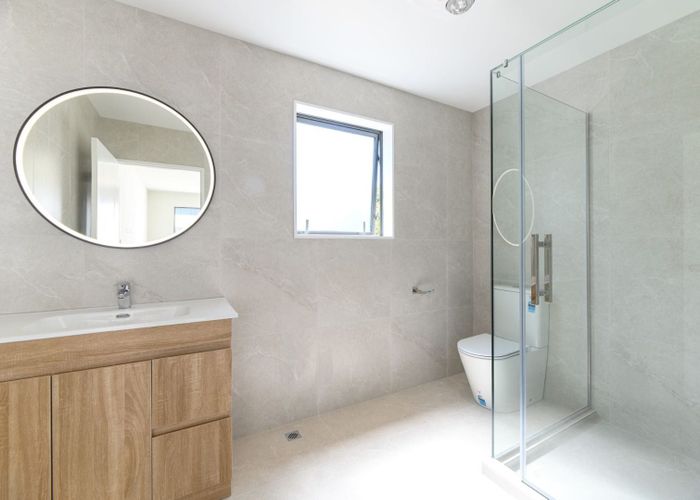  at 2E Garner Place, Glenfield, North Shore City, Auckland