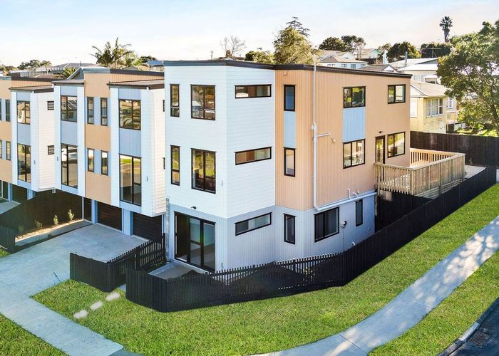  at 14D McQuarrie Avenue, Wattle Downs, Manukau City, Auckland