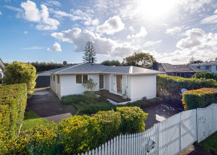  at 38 Lancaster Road, Beach Haven, North Shore City, Auckland