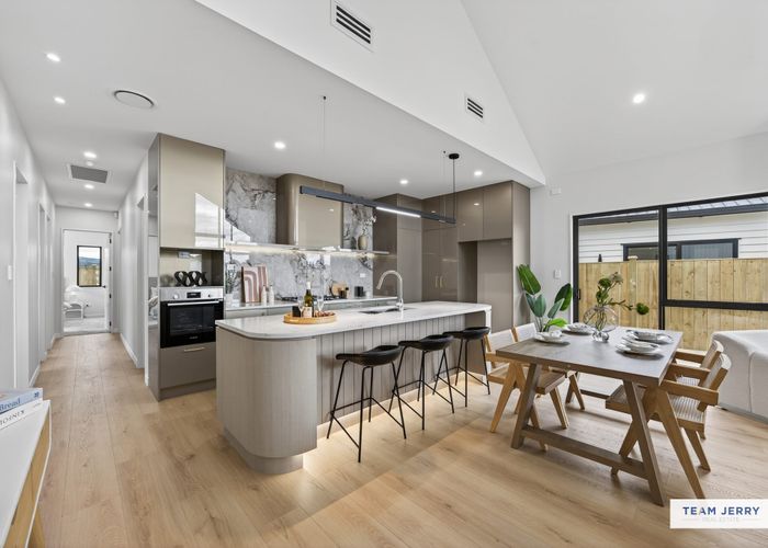  at 6 Tuwai Crescent, Opaheke, Papakura, Auckland