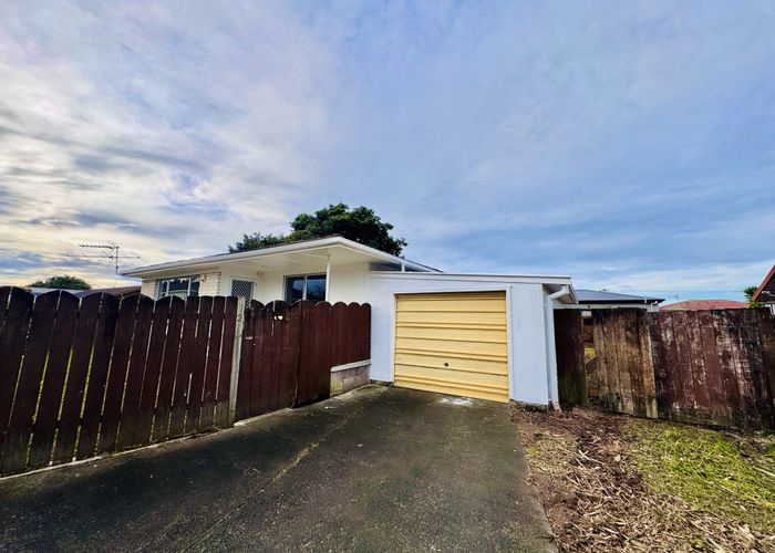  at 2/34 Kelvin Road, Papakura, Papakura, Auckland