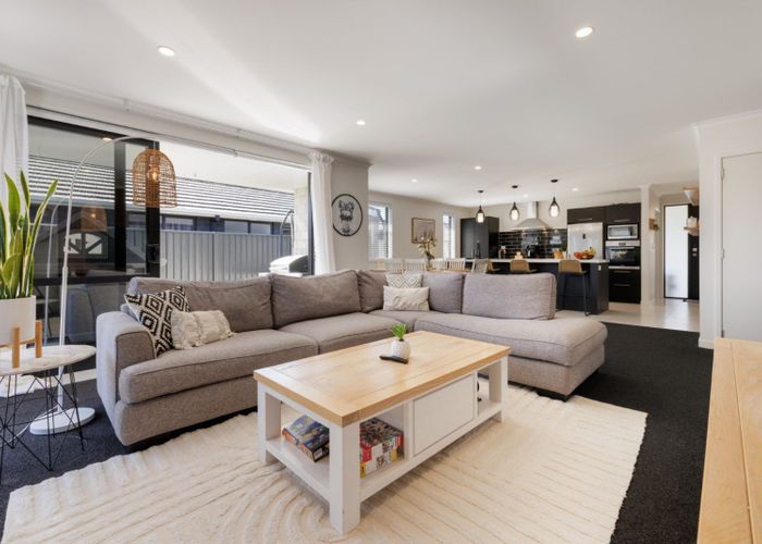  at 8 Scarr Lane, Pyes Pa, Tauranga
