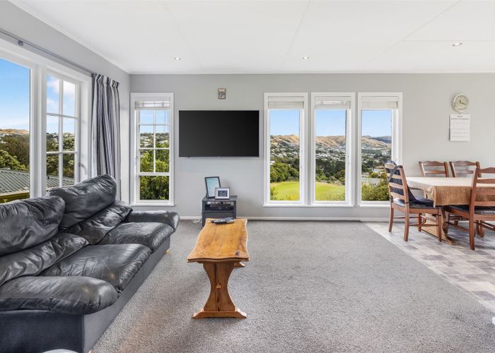  at 104 Stewart Drive, Newlands, Wellington